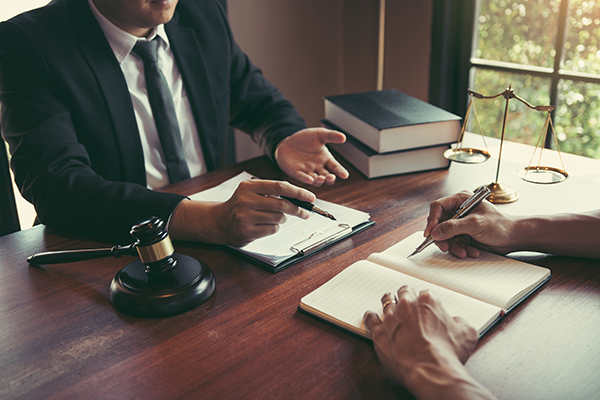 Comment préparer un testament et un mandat d’inaptitude chez le notaire