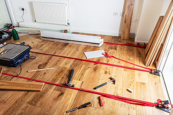 7 astuces pour poser parfaitement votre parquet flottant - Garreau D'Co