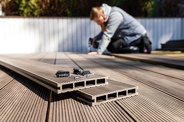 Quels prix et avantages du balcon ou patio de bois?