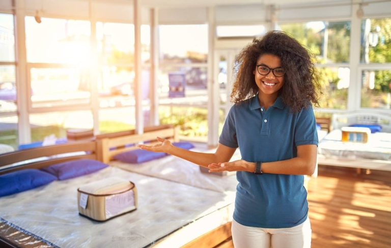 Conseillère vente matelas